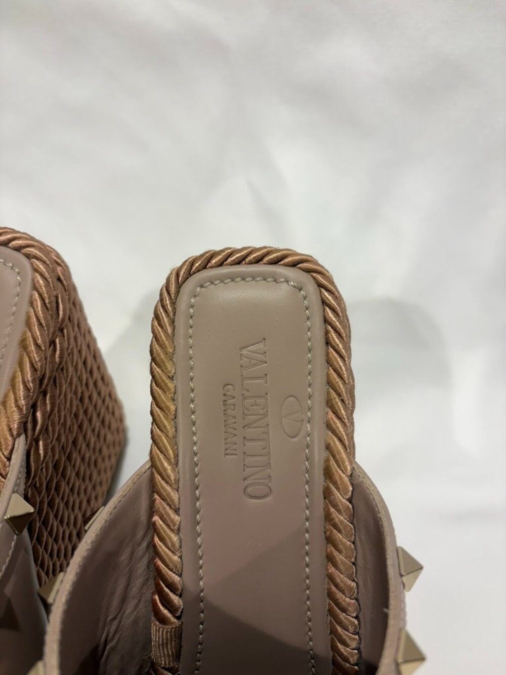Valentino Garavani Gold Studded Leather Wedge Slide Rope Sandals Espadrille 9 - Picture 3 of 9